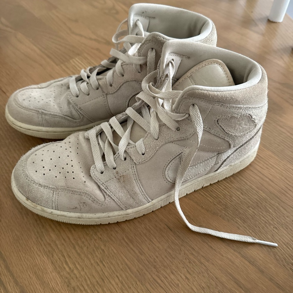 Air Jordan 1 Mid SE Craft size 10 suede